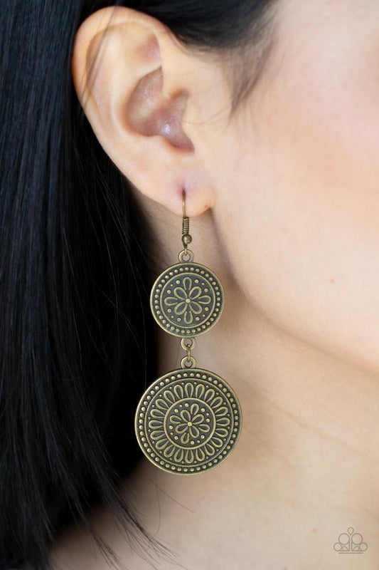 Road Trip Paradise - Brass - Paparazzi Earring Image