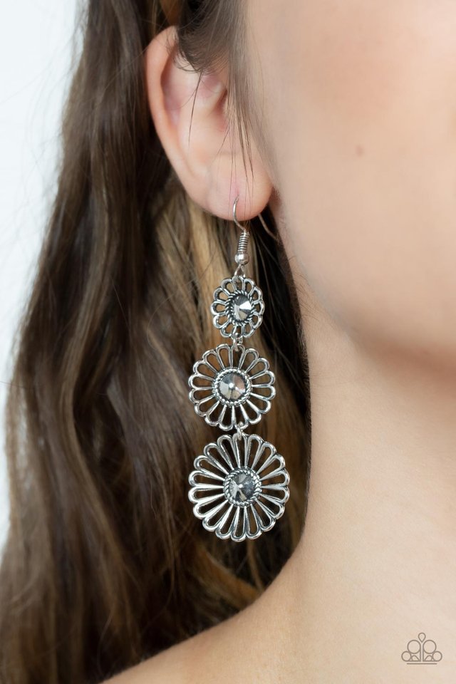 Gazebo Garden - Silver - Paparazzi Earring Image