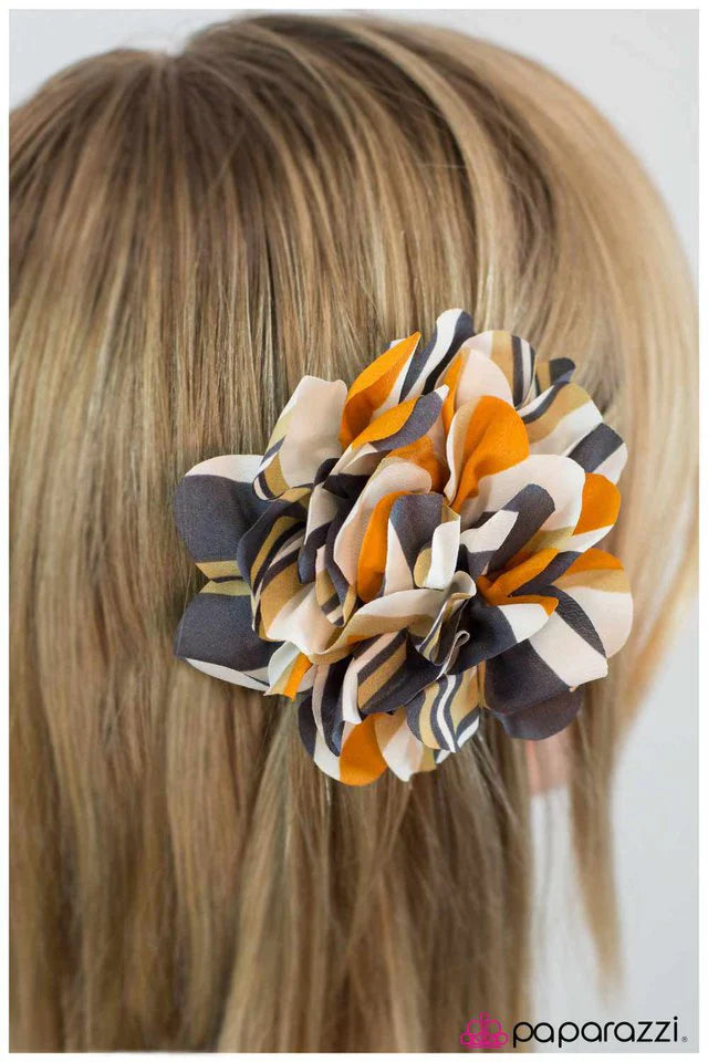 Accesorios para el cabello de Paparazzi ~ Calamity Jane - Amarillo