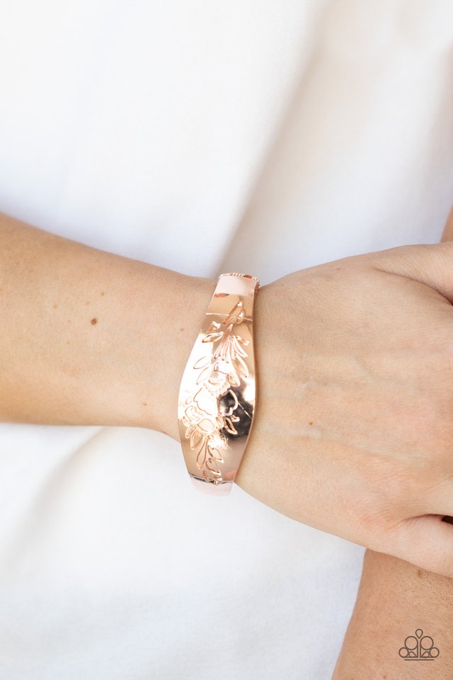 ​Fond of Florals - Rose Gold - Paparazzi Bracelet Image