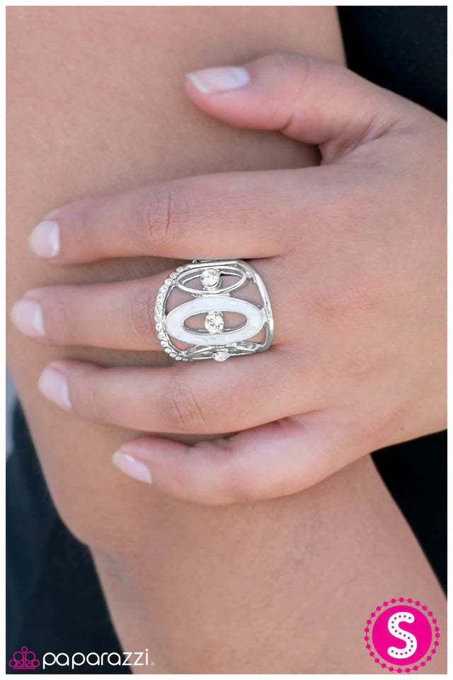 Paparazzi Ring ~ Odyseey - White