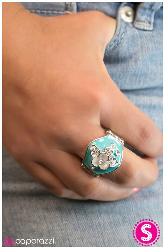 Paparazzi Ring ~ Seagull Lily - Blue