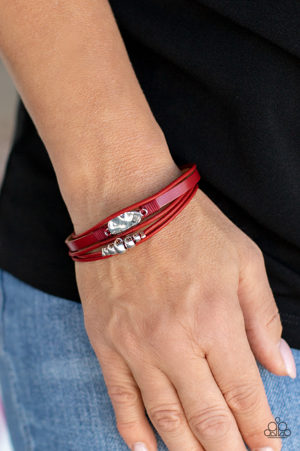 Pulsera Paparazzi ~ Tahoe Tourist - Rojo