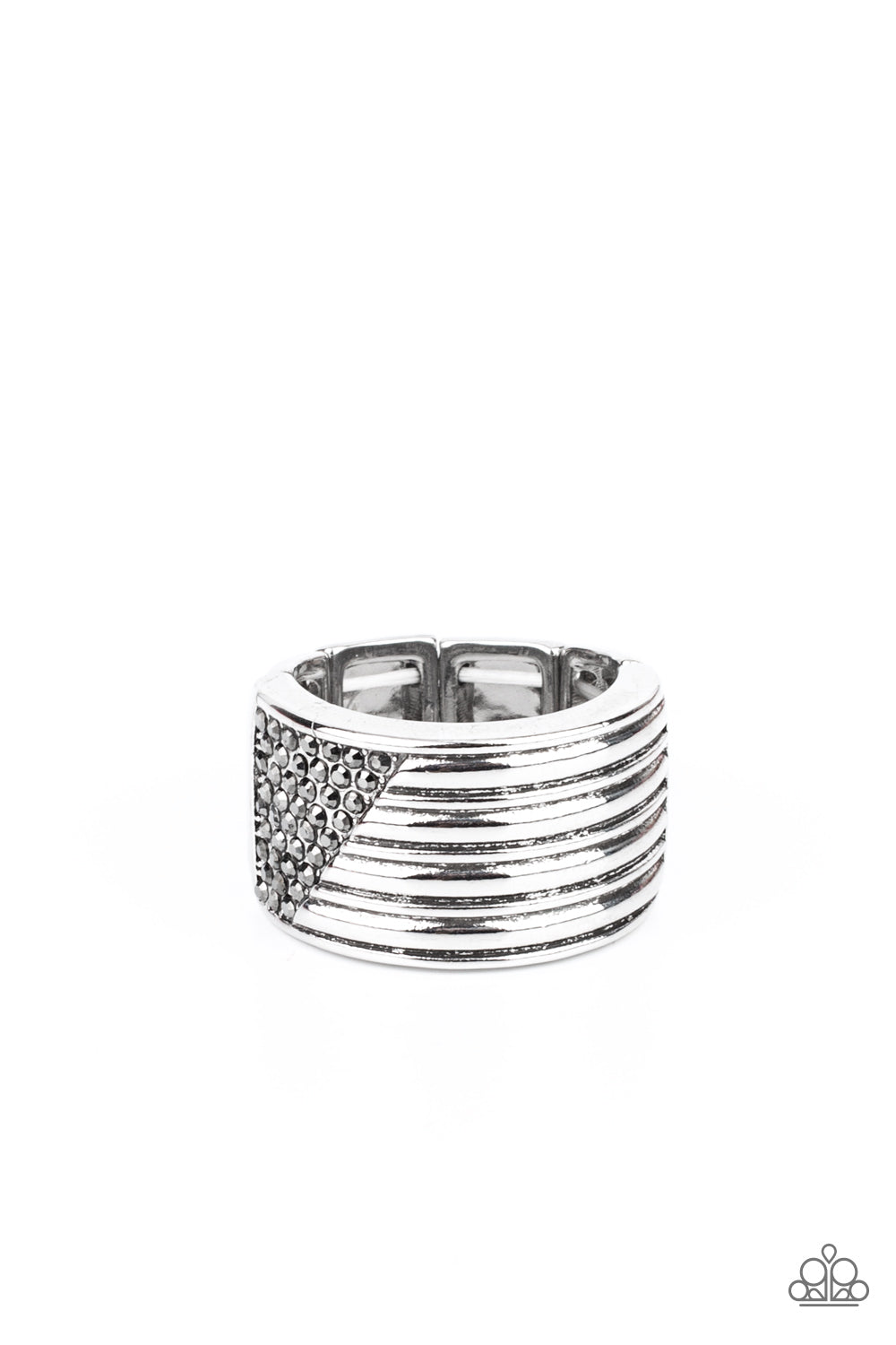 Paparazzi Ring ~ Legendary Lineup - Silver