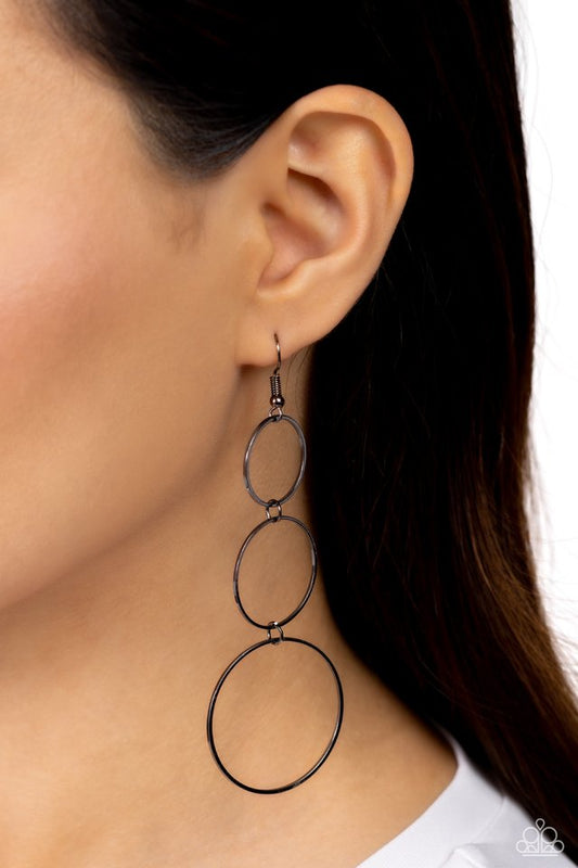 Urban Ozone - Black - Paparazzi Earring Image