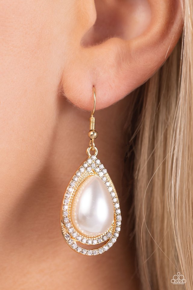 Paparazzi Earring ~ Effortless Elegance - Gold – Paparazzi Jewelry 