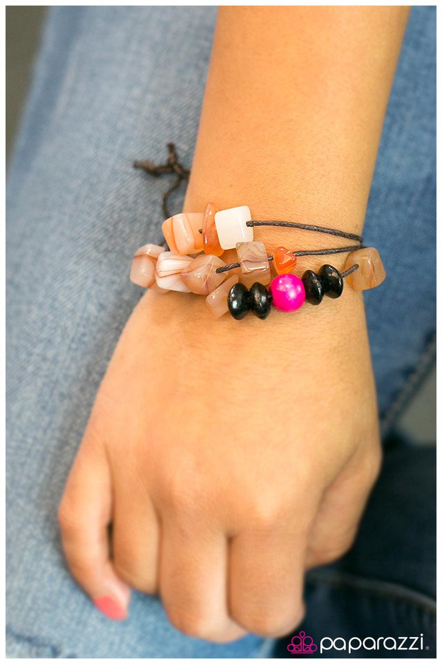 Pulsera Paparazzi ~ Cliff Hanger - Rosa