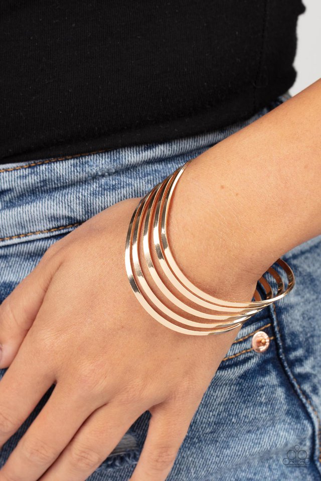 ​Tantalizingly Tiered - Gold - Paparazzi Bracelet Image