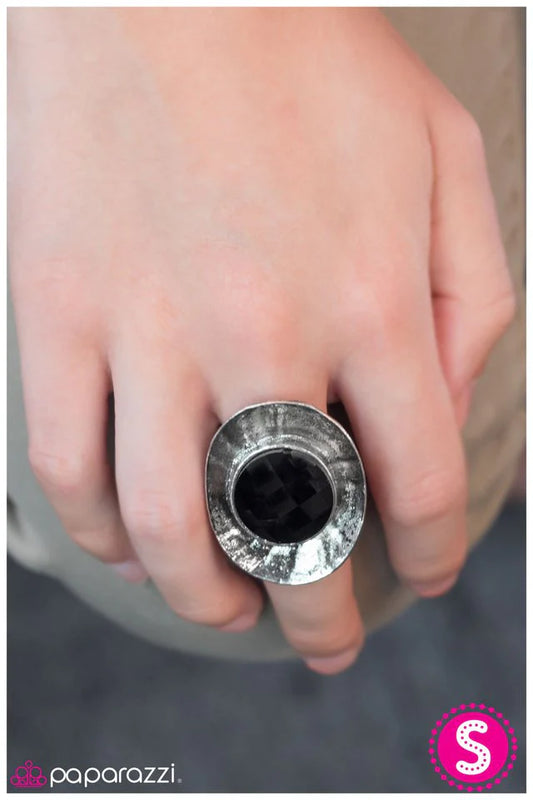 Paparazzi Ring ~ Black As Night - Black