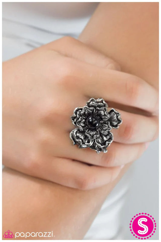 Paparazzi Ring ~ Sweet Surrender - Black