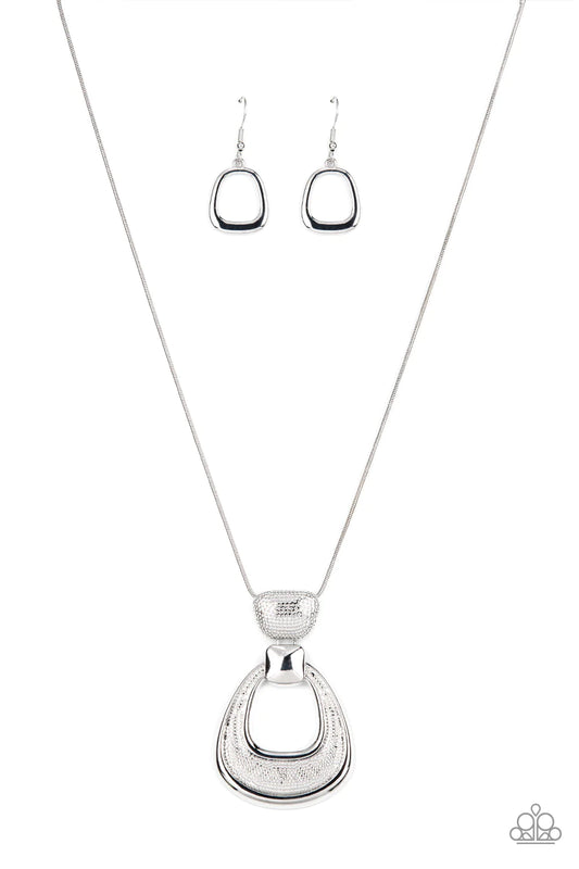 Collar Paparazzi ~ Actitud Park Avenue - Plata