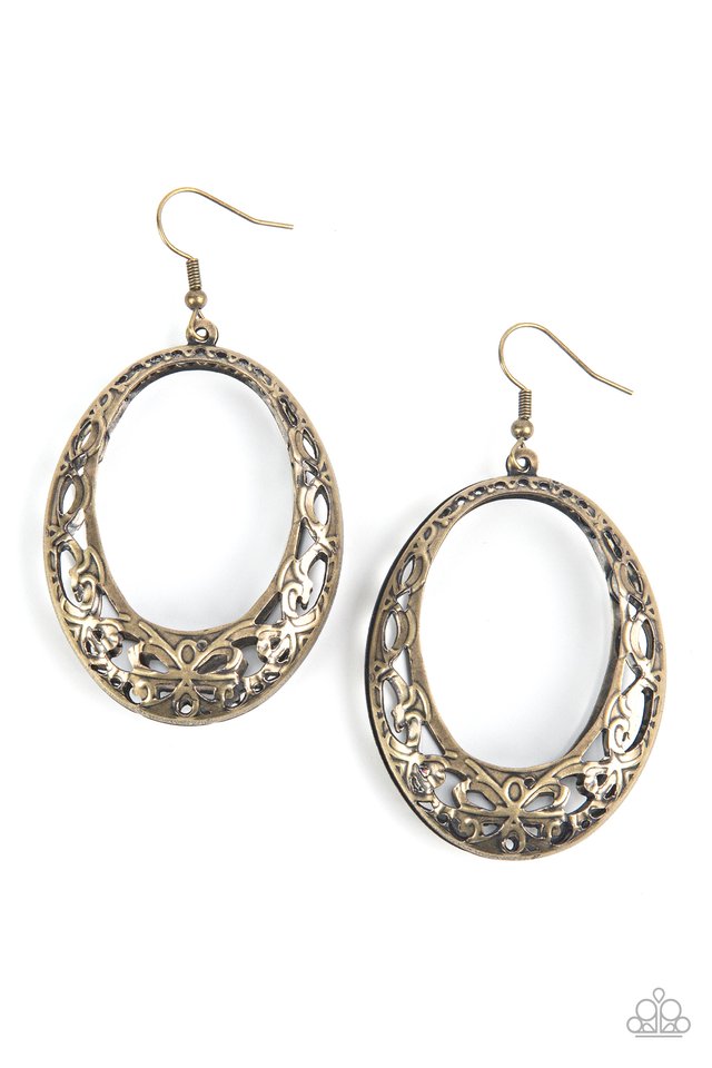 Gardenista Grandeur - Brass - Paparazzi Earring Image