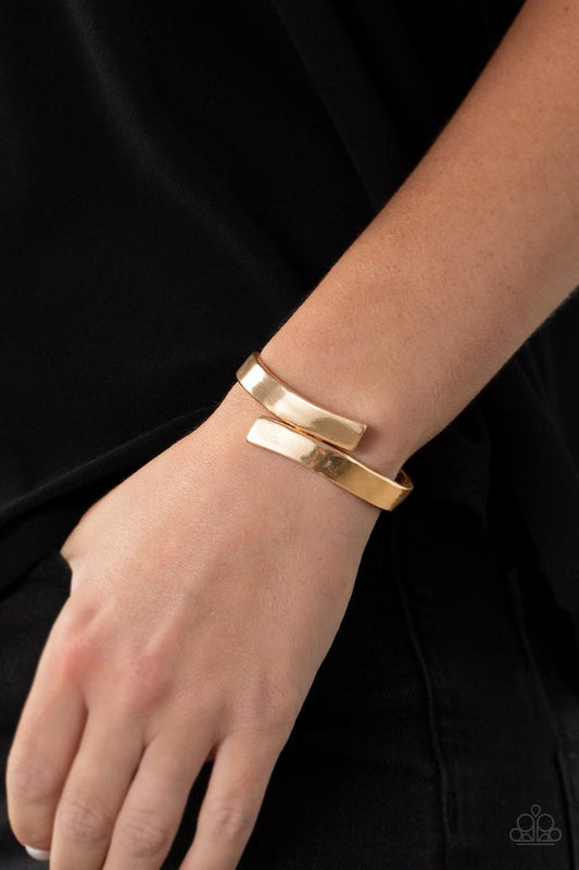 ​​Dare to Flare - Gold - Paparazzi Bracelet Image