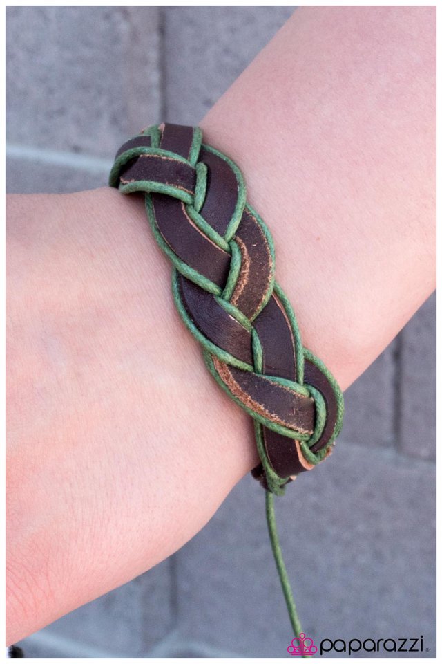 Paparazzi Bracelet ~ Knockabout - Green