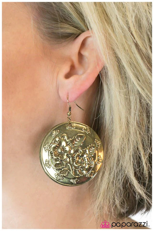 Paparazzi Earring ~ The FLORAL Of The Story Is... - Brass