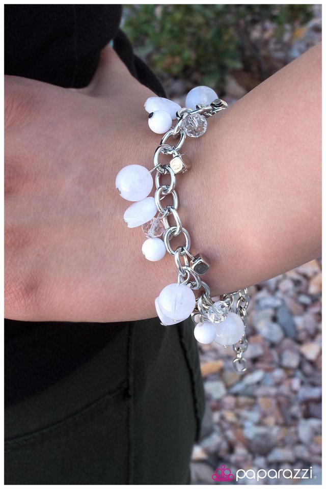 Paparazzi Bracelet ~ A Fair Catch - White