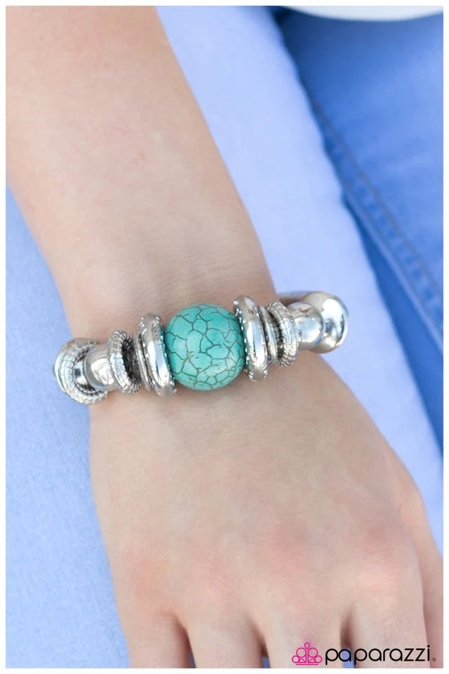 Pulsera Paparazzi ~ Haz lo que hacen los romanos... - Azul