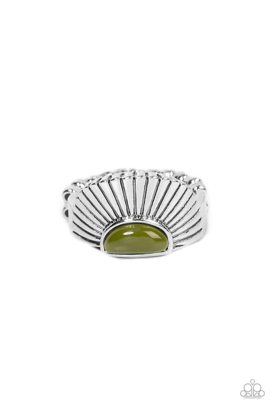 Anillo de paparazzi ~ Fabulosamente tabú para los fans - Verde