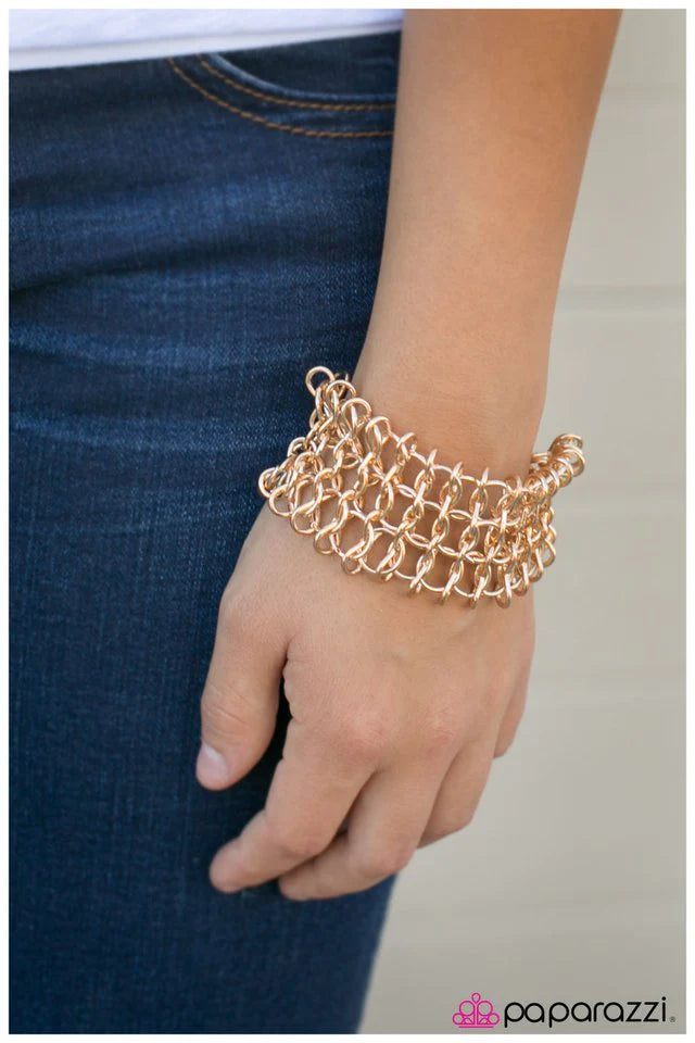 Pulsera Paparazzi ~ Tech Savvy - Oro