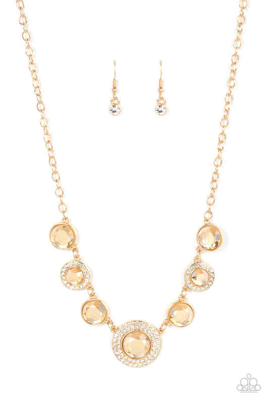 Collar Paparazzi ~ Extravagancia extravagante - Oro