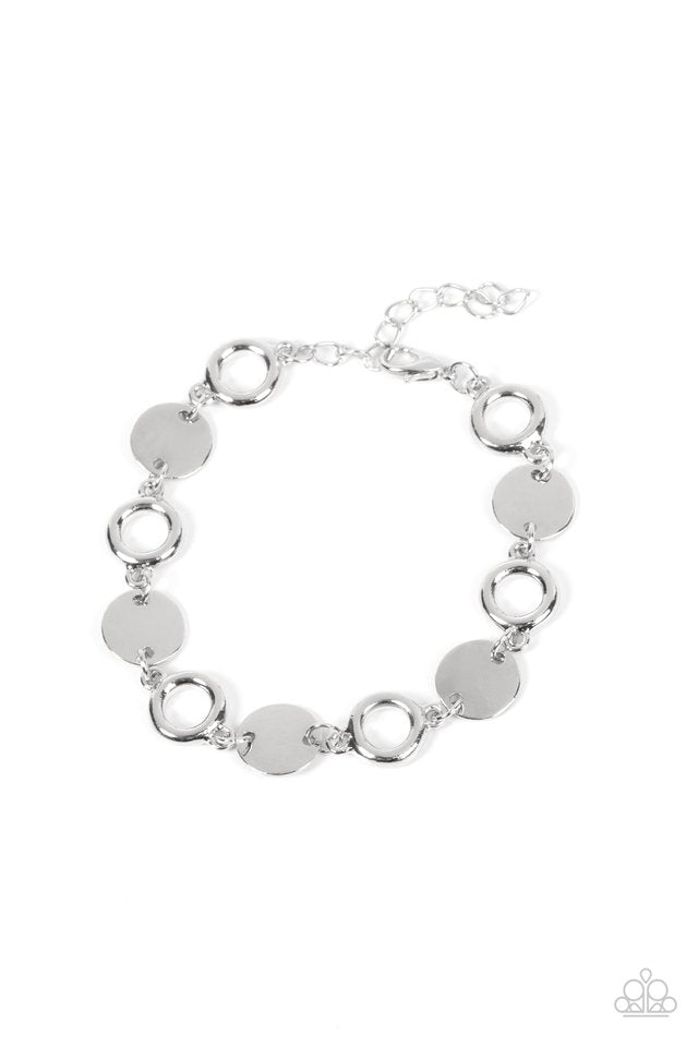 Fleek Fleet - Silver - Paparazzi Bracelet Image