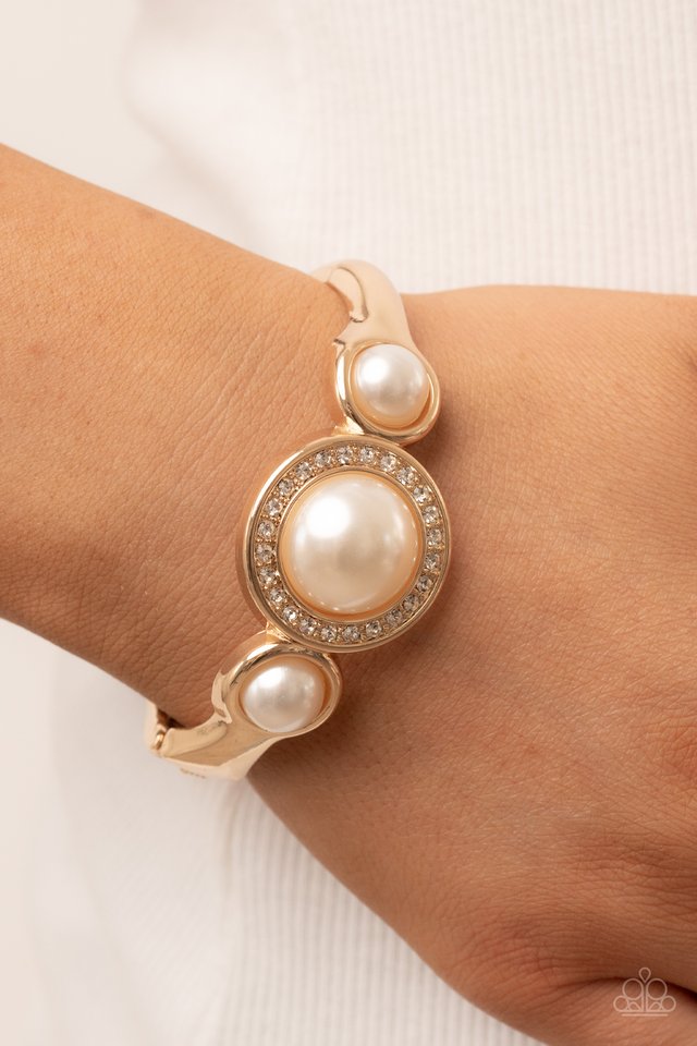 Debutante Daydream - Gold - Paparazzi Bracelet Image