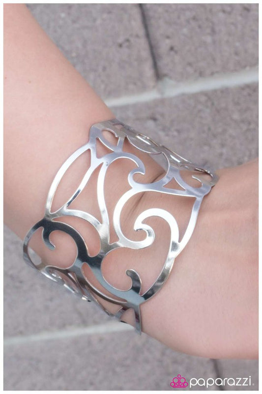 Pulsera Paparazzi ~ Art Nouveau - Plata