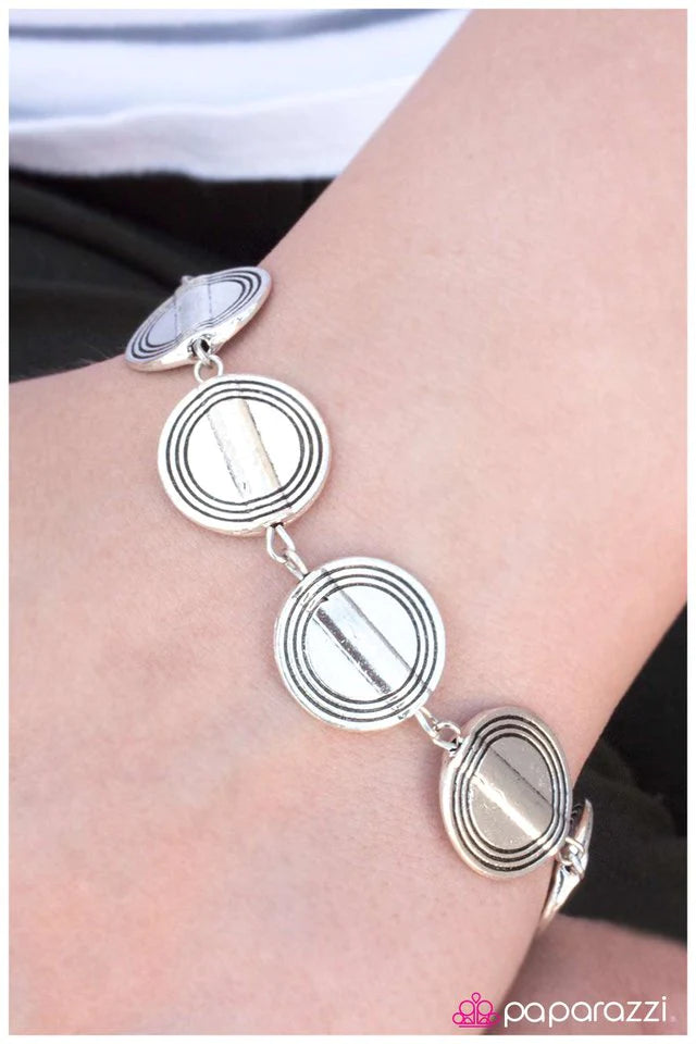 Paparazzi Bracelet ~ Circles In The Sand - Silver