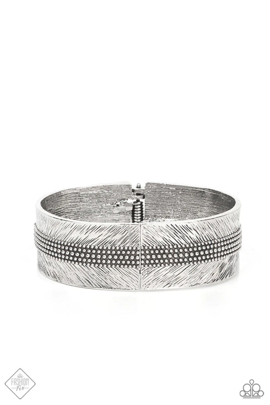 Pulsera Paparazzi ~ Rancho Refinement - Plata