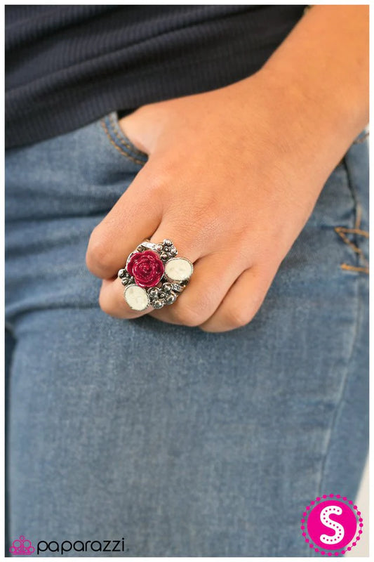 Anillo Paparazzi ~ Con cualquier otro nombre - Rosa