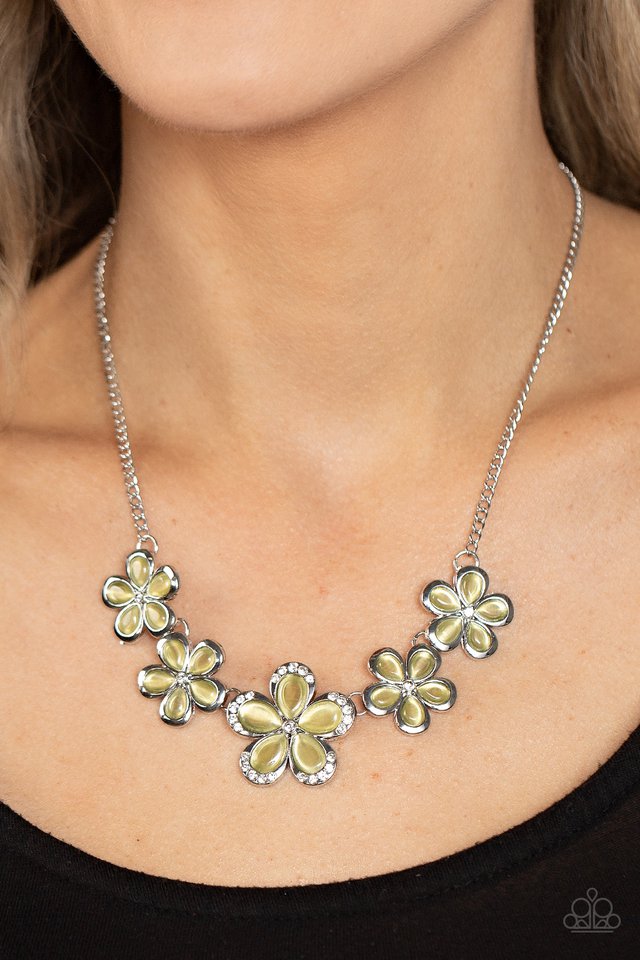 Garden Daydream - Yellow - Paparazzi Necklace Image