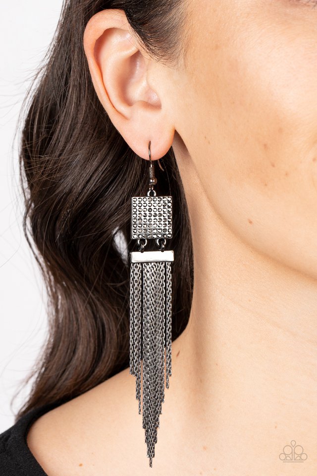 Dramatically Deco - Black - Paparazzi Earring Image