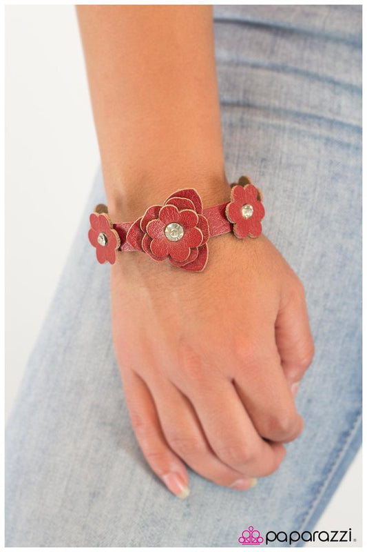 Pulsera Paparazzi ~ Show-Off - Roja