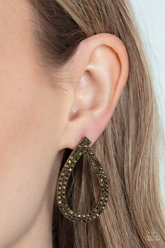 Diva Dust - Brass - Paparazzi Earring Image