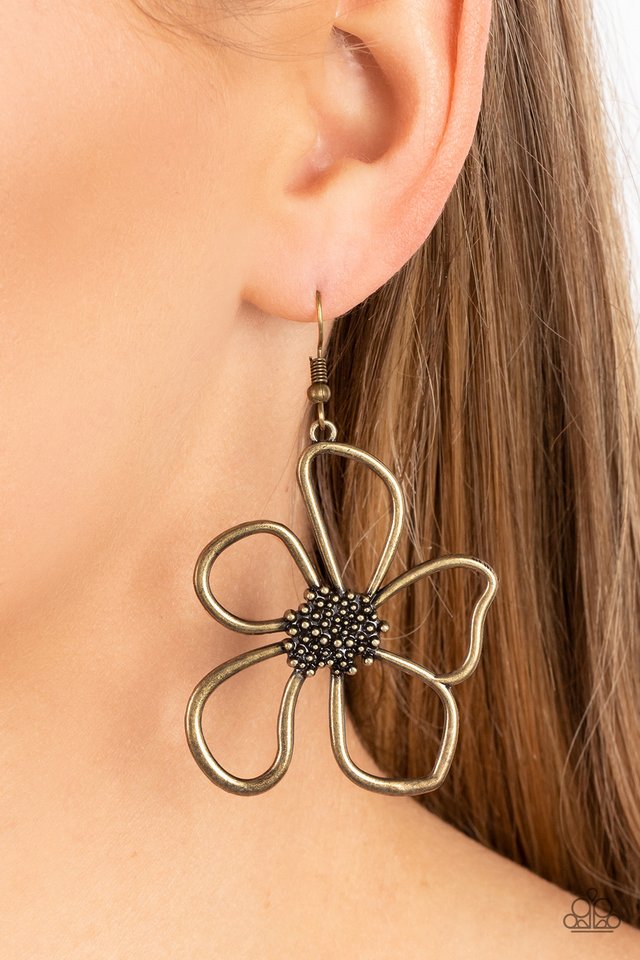 Wildflower Walkway - Brass - Paparazzi Earring Image