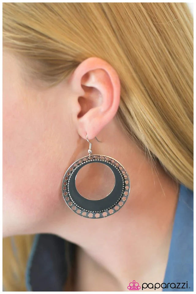 Paparazzi Earring ~ Spinning With Style - Silver