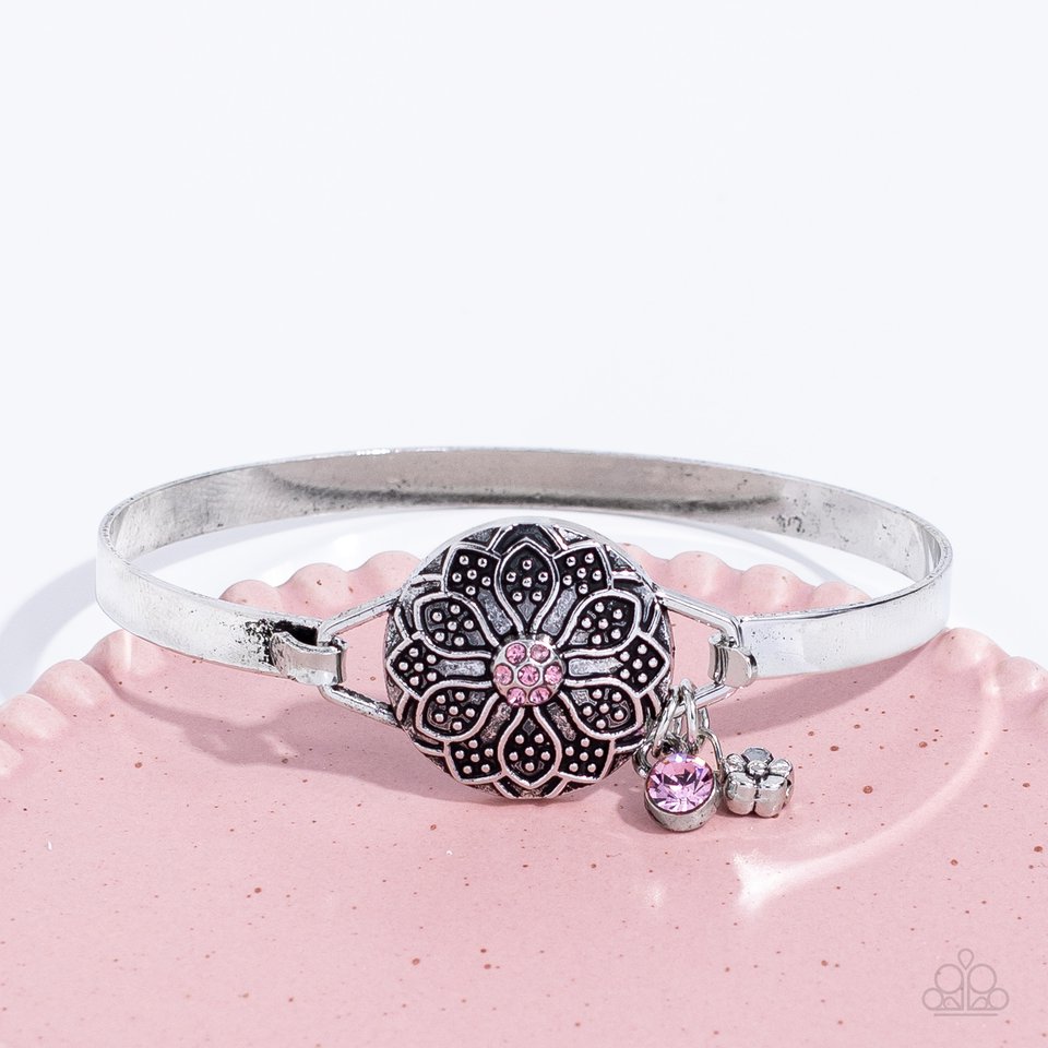 Fleur de Prairie - Pink - Paparazzi Bracelet Image