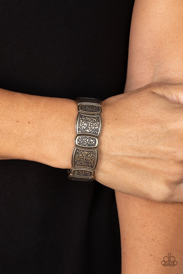 Wine Country - Brass - Paparazzi Bracelet Image