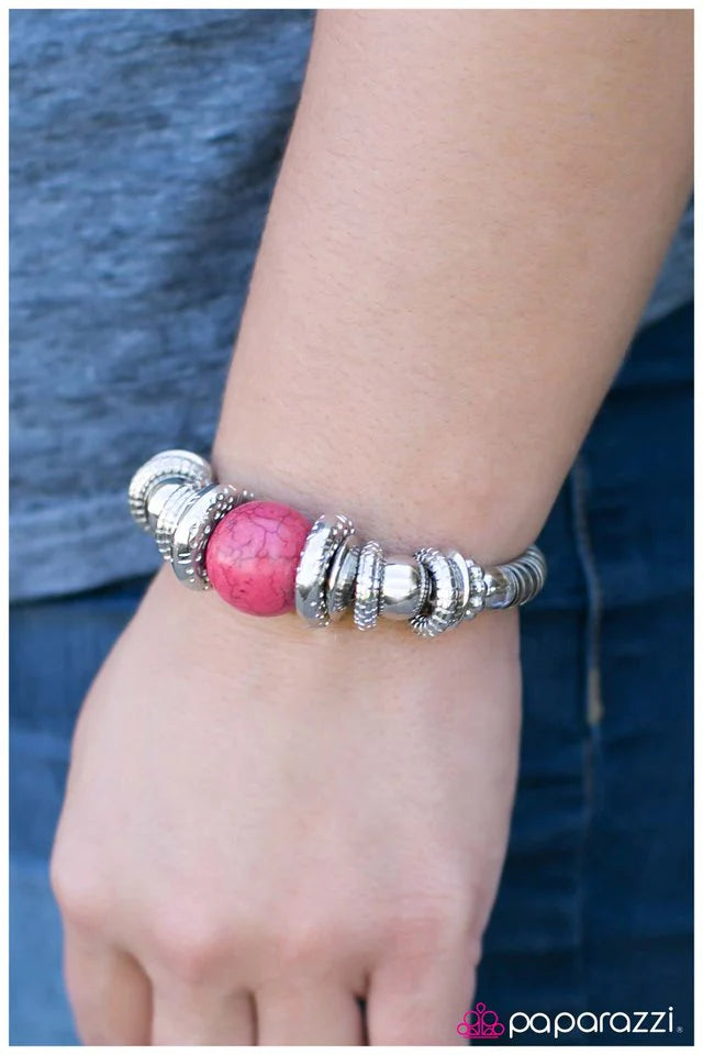 Pulsera Paparazzi ~ Haz lo que hacen los romanos... - Rosa