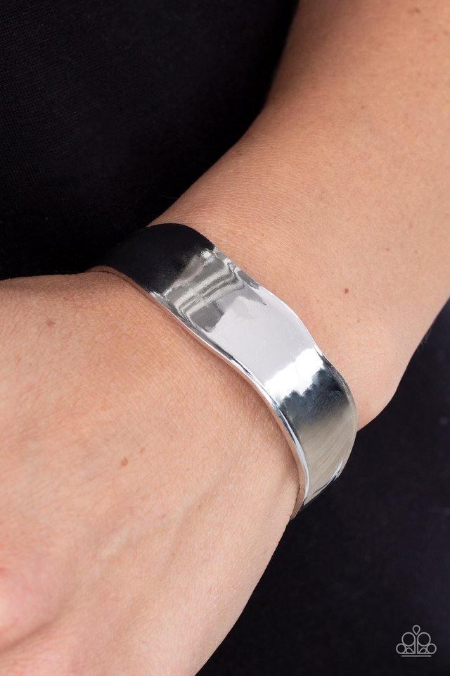 Wayward Waves - Silver - Paparazzi Bracelet Image