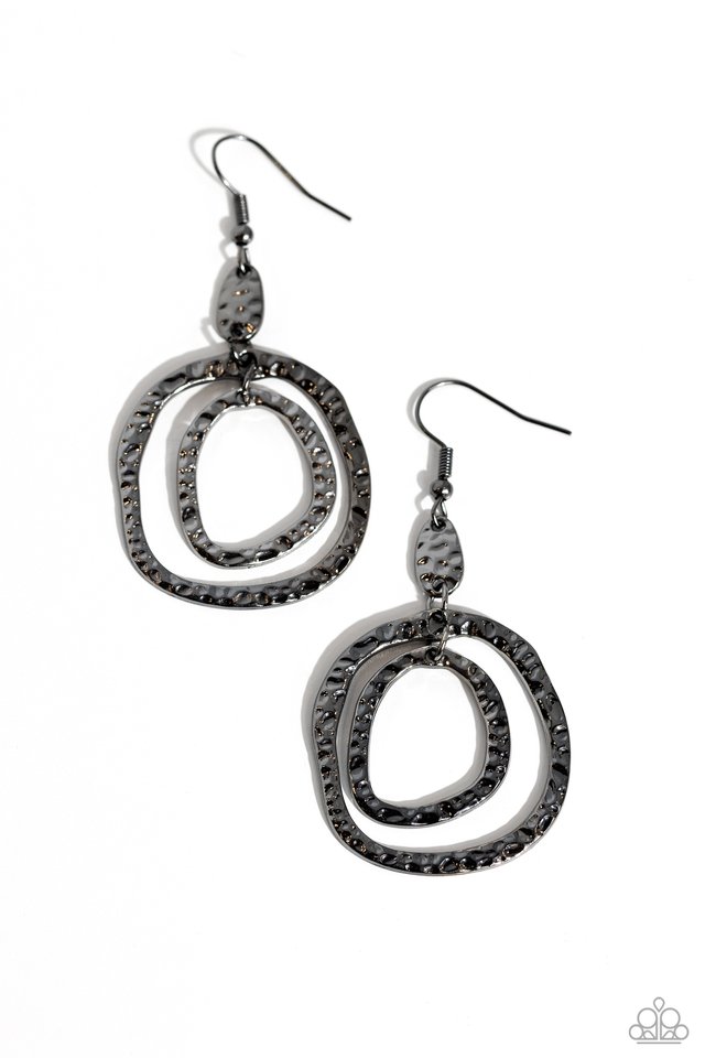 Scalding HAUTE - Black - Paparazzi Earring Image