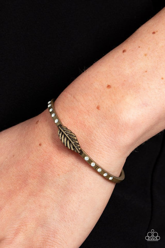 Free-Spirited Shimmer - Brass - Paparazzi Bracelet Image