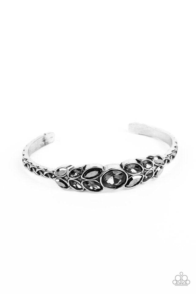 Vogue Vineyard - Silver - Paparazzi Bracelet Image