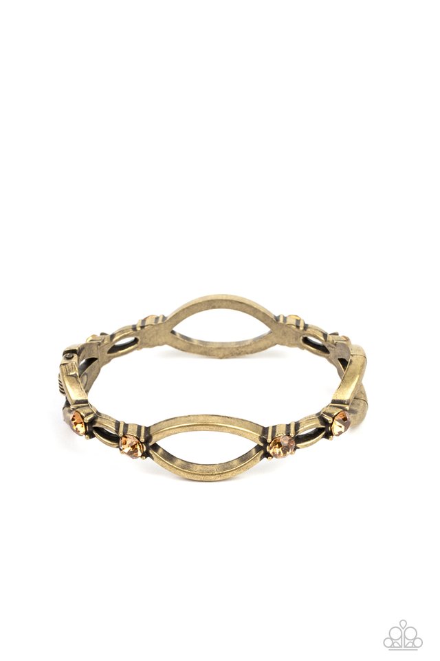 Interwoven Illusion - Brass - Paparazzi Bracelet Image