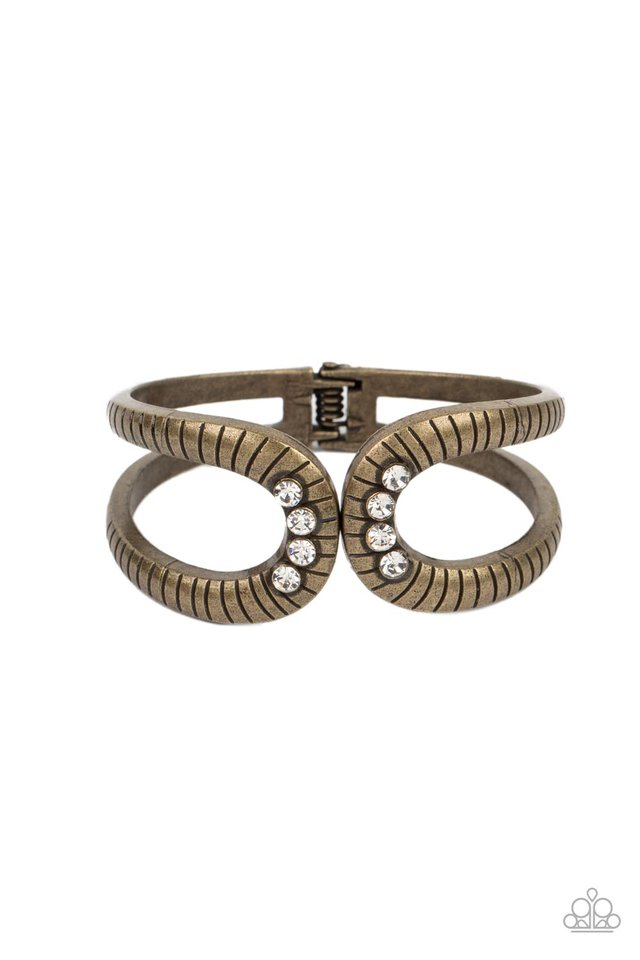 Desert Prosperity - Brass - Paparazzi Bracelet Image