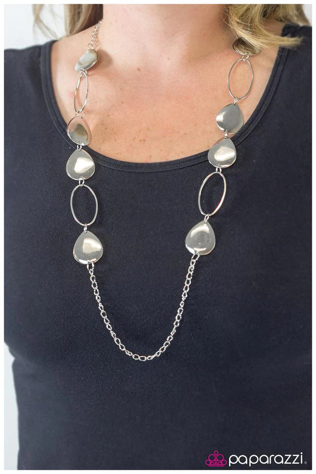 Paparazzi Necklace ~ Luring Them In - Silver