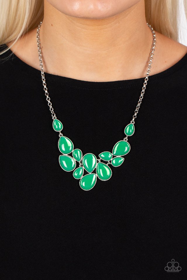 Keeps GLOWING and GLOWING - Green - Paparazzi Necklace Image