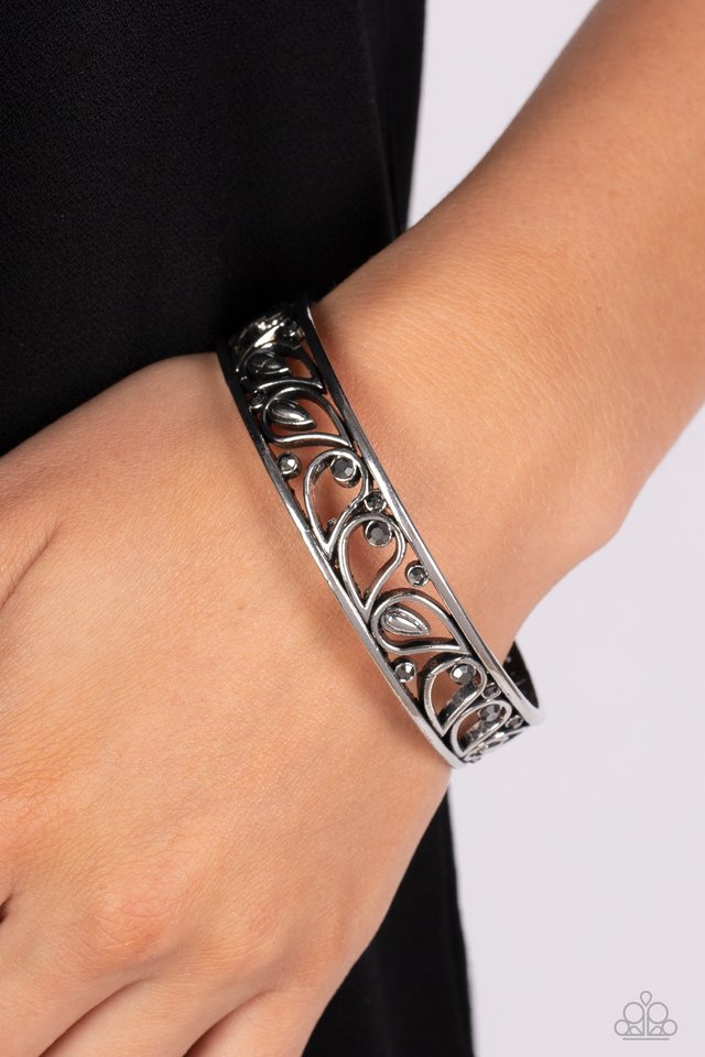 Versailles Villa - Silver - Paparazzi Bracelet Image