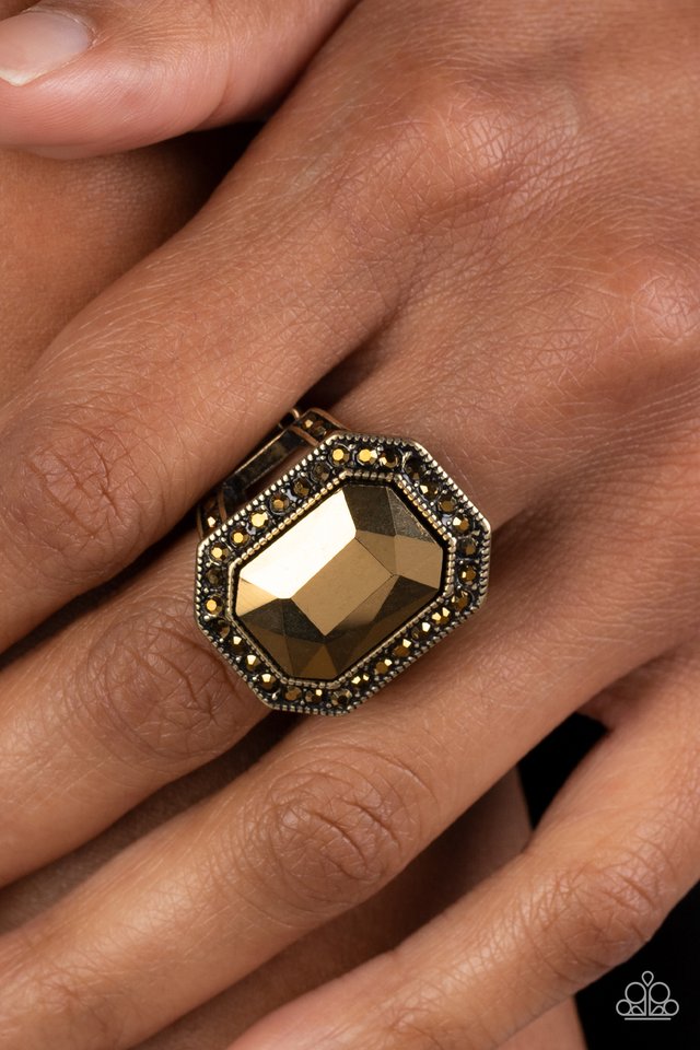 A Royal Welcome - Brass - Paparazzi Ring Image