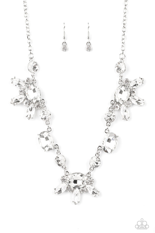 Paparazzi Necklace ~ GLOW-trotting Twinkle - White